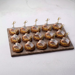 Канапе с сельдью и французской горчицей